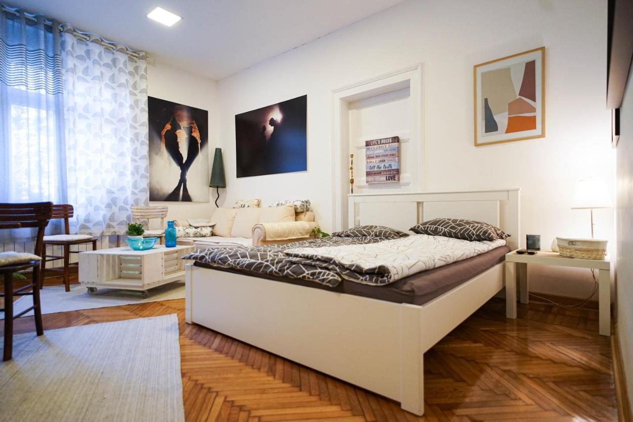 Apartment Park Belgrado Buitenkant foto